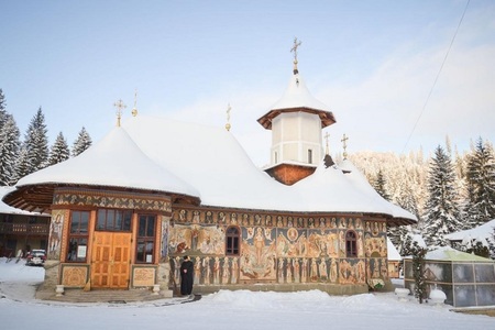 Neamţ: Incendiu la Mănăstirea de maici Petru Vodă  
