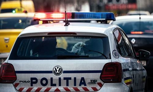 Prahova: O persoană a murit şi patru au fost rănite într-un accident în care au fost implicate o ambulanţă şi un autoturism - VIDEO