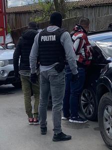 Grupare specializată în trafic de heroină, destructurată, patru persoane fiind reţinute/ Drogurile erau aduse din Turcia şi vândute în Bucureşti - VIDEO