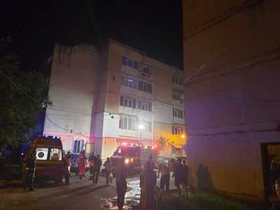 Neamţ: Zeci de persoane au fost evacuate în urma unui incendiu izbucnit la un bloc. Trei persoane au avut nevoie de îngrijiri medicale