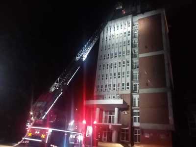 Incendiul izbucnit la clădirea Consiliului Judeţean şi a Prefecturii Caraş-Severin a fost stins