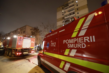 UPDATE - Buzău: O sută de persoane, evacuate dintr-un bloc turn din municipiul, din cauza mirosului puternic de gaz/ Pompierii au verificat locuinţele, nefiind detectate gaze în atmosferă/ Furnizarea gazului a fost sistată