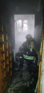 Teleorman: Copil de 13 ani, intoxicat cu fum în urma unui incendiu produs în garsoniera în care locuieşte - FOTO