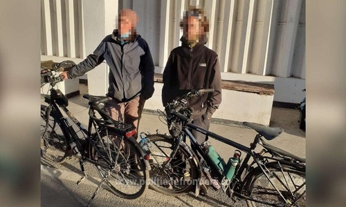 Doi francezi care voiau să ajungă în Grecia pe biciclete, depistaţi de poliţiştii de frontieră în timp ce intenţionau să treacă ilegal frontiera în Bulgaria
