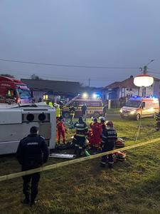 UPDATE - Accident în care au fost implicate o cisternă cu motorină şi un autocar, în Bistriţa-Năsăud / A fost activat Planul Roşu/ Au fost implicate 15 persoane, una fiind în stop cardio-respirator, iar alta în stare gravă - FOTO, VIDEO