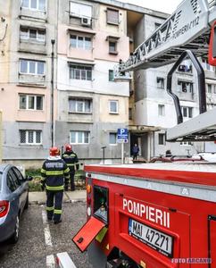 Recomandare a pompierilor din Giurgiu: Aveţi grijă de părinţi şi bunici / Vizitaţi-i cât mai des, sunaţi-i, mai ales dacă ştiţi că au probleme de sănătate / O femeie căzută în casă şi care avea nevoie de ajutor, salvată după ce familia a sunat la 112  

