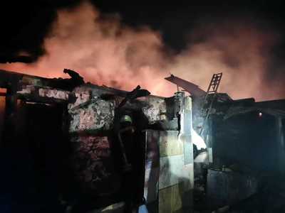 Suceava: Incendiu la o gospodărie din satul Liteni, focul manifestându-se generalizat/ Femeie de 45 de ani, găsită carbonizată în casă - FOTO, VIDEO