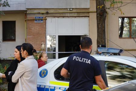 UPDATE - O poliţistă din Buzău s-a sinucis cu pistolul din dotare/ Ea avea doi copii, aceştia urmând să fie consiliaţi de un psiholog/ Femeia a fost găsită de soţul său, căruia i s-a făcut rău, fiind dus la spital