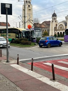 Timişoara: Unul dintre tramvaiele noi, implicat într-un accident/ Garnitura, lovită de un autobuz

