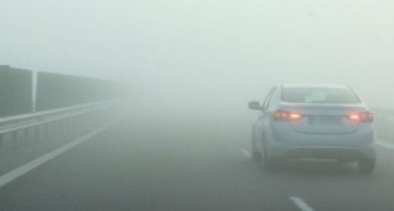 Ceaţă pe Autostrada Soarelui, între Feteşti şi Cernavodă / Vizibilitatea este redusă sub o sută de metri 