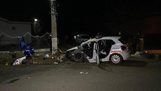 UPDATE - O autospecială a Poliţiei Buzău, implicată într-un accident rutier, în timp ce urmărea un şofer care nu oprise la semnal/ Două persoane, transportate la spital 