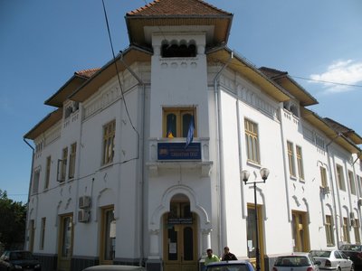 UPDATE - Directoarea Bibliotecii Judeţene din Târgu Jiu, găsită spânzurată în sediul instituţiei / Anunţul Consiliului Judeţean Gorj