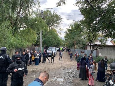 Scandal pe o stradă din Sinteşti – Au intervenit echipaje de Poliţie şi jandarmi, patru persoane fiind amendate / S-a deschis dosar penal pentru ameninţare, lovire sau alte violenţe şi furt