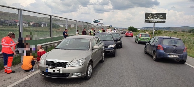 Patru autoturisme, implicate într-un accident în lanţ pe centura Cluj Nord-Est - FOTO
