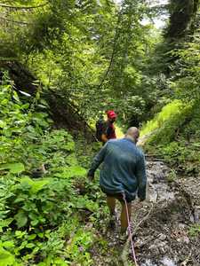 Turist care a plătit un ghid montan, abandonat pe un traseu din Bucegi după ce nu a mai putut înainta. El a fost recuperat de către salvamontişti - FOTO