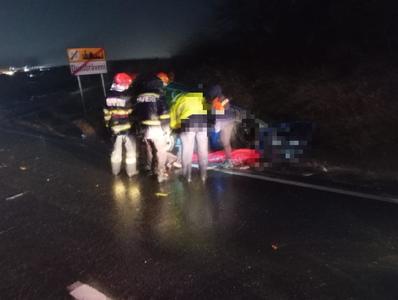 O persoană a murit iar alte două au fost rănite, într-un accident rutier produs pe DN2E85, în comuna vrânceană Dumbrăveni