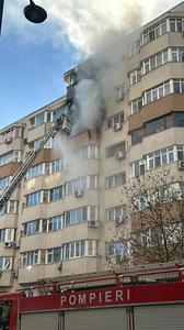 Incendiu într-un apartament situat la etajul al şaselea al unui bloc din Bucureşti/ 27 de persoane au ieşit sau au fost evacuate din imobil/ Opt oameni au primit îngrijiri medicale, doi fiind transportaţi la spital