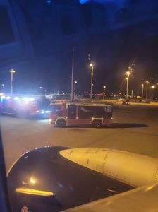 UPDATE - Probleme la decolarea cursei Tarom Bruxelles  - Bucureşti. Printre pasageri, Mircea Geoană, Luminiţa Odobescu şi mai mulţi europarlamentari / Tarom - A fost identificată o problemă tehnică / Cursa a fost anulată