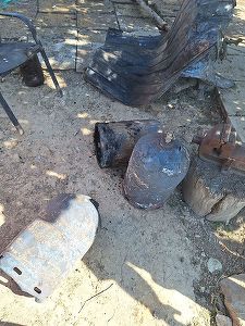 Tulcea: Incendiu într-o gospodărie din Măcin / Două butelii au explodat, fără a produce victime / Doi căţeluşi, salvaţi - FOTO

