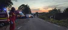 UPDATE - Planul Roşu de Intervenţie, activat în Bistriţa-Năsăud, în urma unui accident rutier în care au fost implicate opt persoane/ Un tânăr de circa 17 ani a murit, alţi şapte fiind transportaţi la spital - FOTO