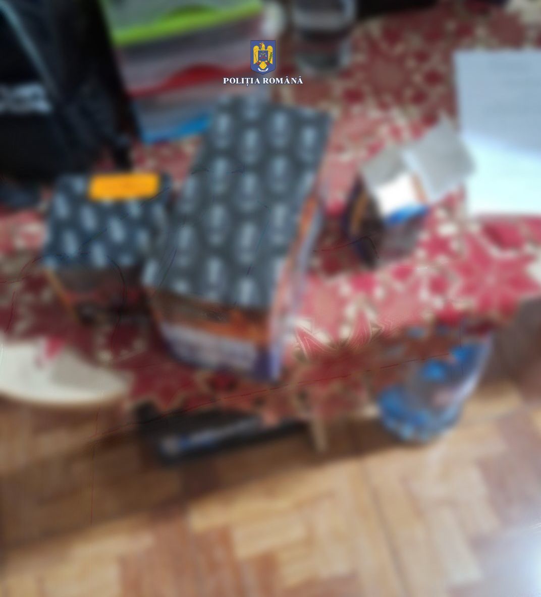 Percheziţii poliţie Brăila pentru confiscarea articolelor pirotehnice | sursa foto: News.ro Percheziţii poliţie Brăila pentru confiscarea articolelor pirotehnice | sursa foto: News.ro