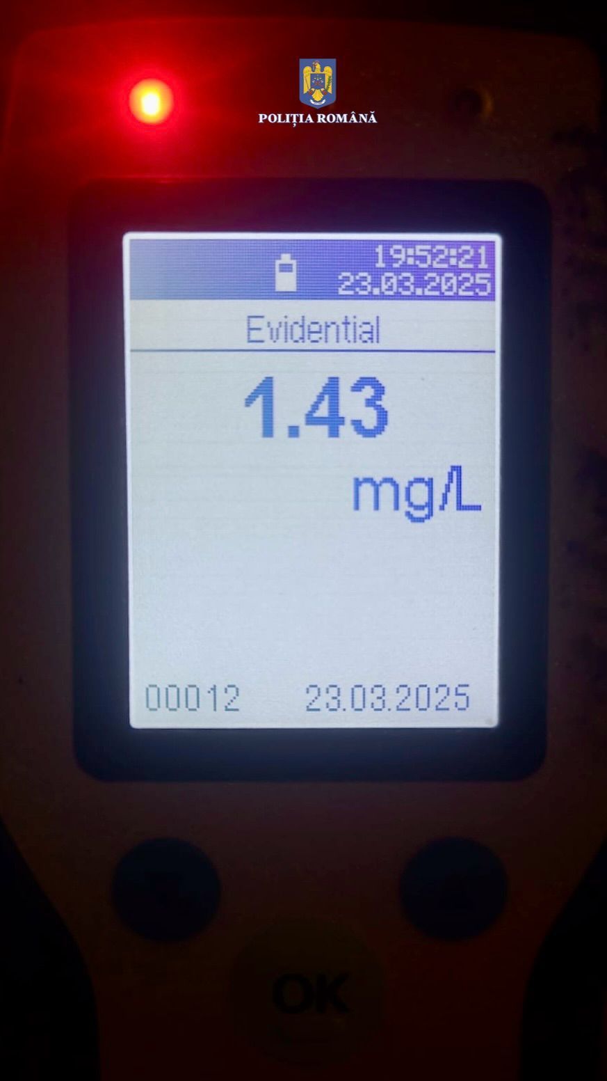 Bărbat prins la volan cu alcoolemie de aproape 1,5 la mie în aerul expirat. El a fost depistat după ce a produs un accident, intrând cu maşina într-un gard / Şi în Vâlcea o şoferiţă a fost prinsă băută la volan, după ce a provocat un accident