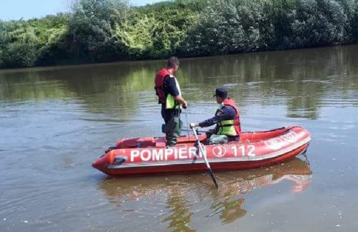 Arad: Două cadavre, scoase de pompieri din râul Mureş