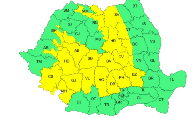 Meteorologii anunţă instabilitate atmosferică accentuată, marţi şi miercuri, în mai multe zone ale ţării / Cantitatea de precipitaţii poate ajunge la 40 de litri pe metru pătrat / A fost emisă o avertizare cod galben