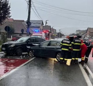 Bistriţa-Năsăud: Doi bărbaţi, reţinuţi după ce au încercat să inducă în eroare Poliţia cu privire la un şofer care a produs un accident rutier şi a fugit de la locul faptei