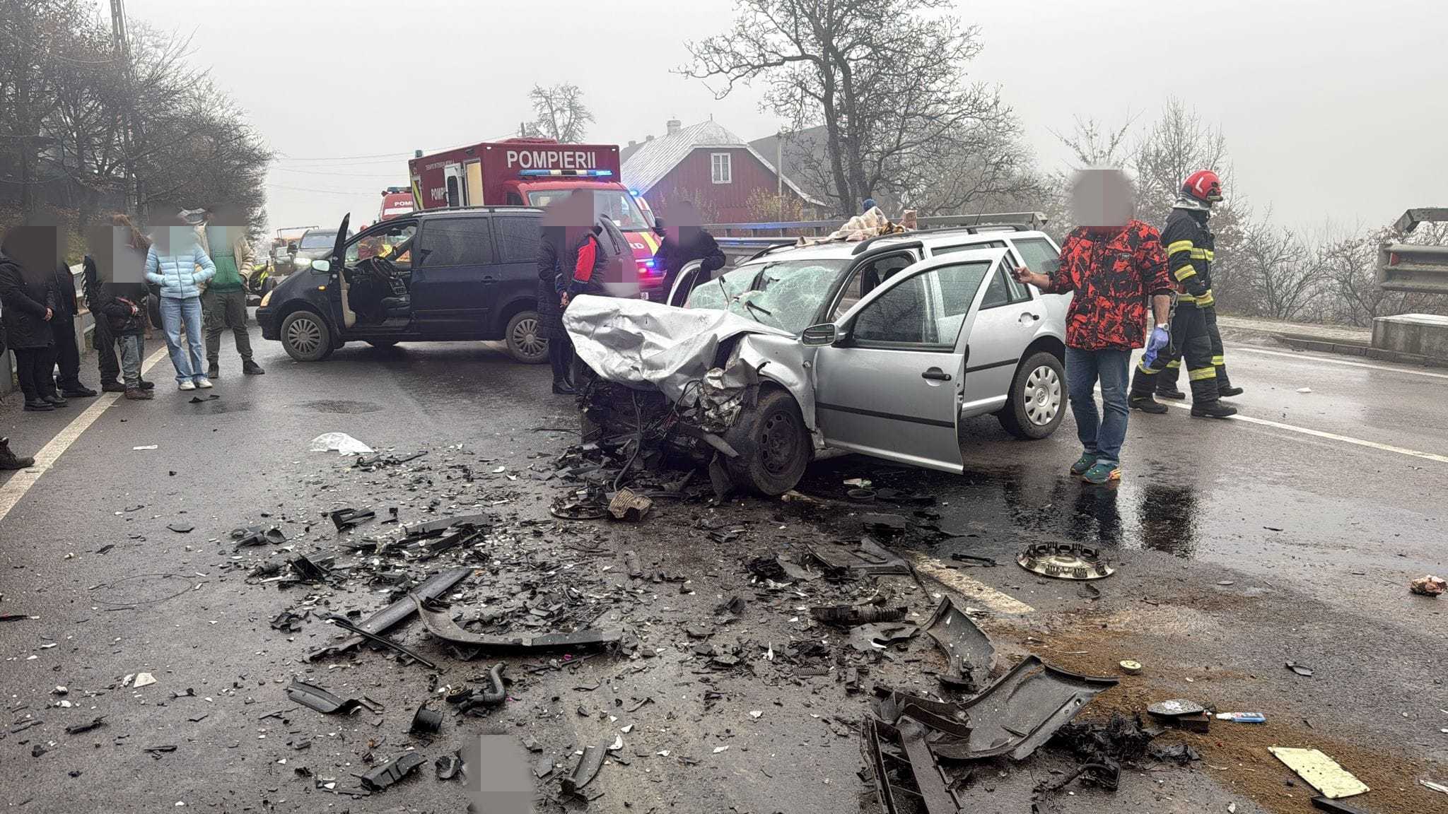 Coliziune cu șapte victime, dintre care trei copii, pe DN17 în județul Suceava