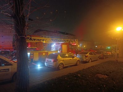 Iaşi - Explozie într-un apartament. Un bărbat în vârstă de aproximativ 50 de ani are arsuri de gradul I la nivelul feţei şi mâinilor