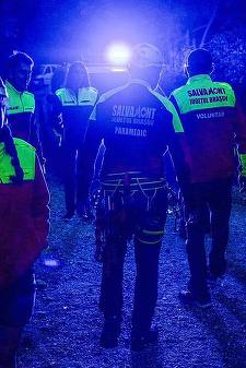 Persoana accidentată în Munţii Făgăraş, un bărbat care este conştient, dar nu se poate deplasa / A fost găsit într-o zonă extrem de greu accesibilă, iar intervenţia elicopterului nu este posibilă