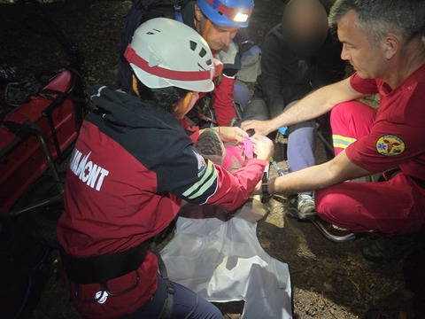 Intervenţii ale salvamontiştilor – Un copil de 12 ani epuizat, salvat din zona superioară a Masivului Ceahlu / Dou persoane cu experienţă pe munte, căutate după ce nu reveniseră de vineri