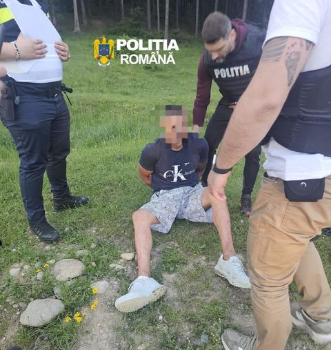 Hunedoara: Bărbatul care a tras focuri de armă asupra fostei iubite şi familiei acesteia a fost prins / În conflict a fost de faţă un copil de 9 ani