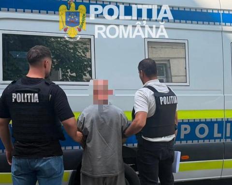 Un bărbat dat în urmărire internaţională a fost prins la Craiova/ El este acuzat de autorităţile din Austria că a clonat carduri de alimentare cu carburant/ Prejudiciul se ridică la 30.000 de euro