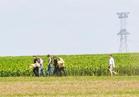 DRONĂ DOBORÂTÎ LÂNGĂ SF. GHEORGHE - Ministerul Apărării a anunţat că au fost oprite căutările resturilor de dronă şi de rachetă din zona Sfântu Gheorghe / Acestea vor fi reluate duminică