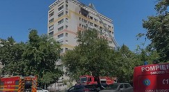 UPDATE - Incendiu într-un apartament situat la etajul 10 al unui bloc din Sectorul 3 al Capitalei/ Au fost constituite echipe de căutare-salvare pentru a verifica spaţiile/ 45 de persoane au ieşit din clădire/ Nu sunt victime - VIDEO