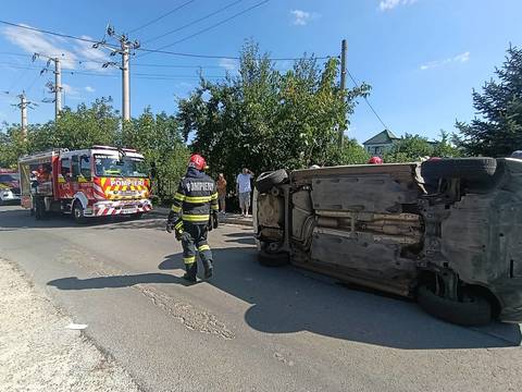 O femeie şi trei copii, transportaţi la spital după un accident în judeţul Iaşi