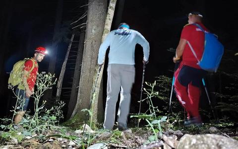 Turist salvat în miez de noapte de către salvamontiştii din Zărneşti, după o cădere pe un traseu dificil din Piatra Craiului: „Sperăm ca experienţa de ieri să rămână doar o lecţie” / Avertismentul salvatorilor montani - FOTO