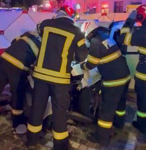 Dosarul accidentului în care doi oameni au murit şi altul a fost rănit grav, după ce au fost loviţi de o maşină pe o stradă din centrul Braşovului, preluat de Parchetul de pe lângă Tribunalul Braşov