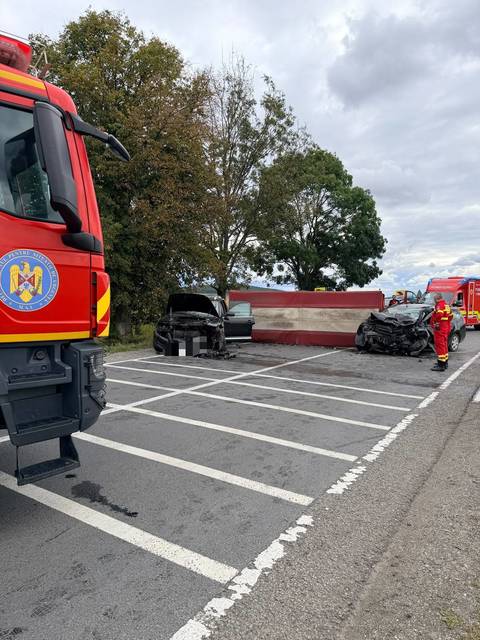 Mureş: Doi morţi şi patru răniţi, între care un minor, în urma unui accident rutier produs pe DN 15