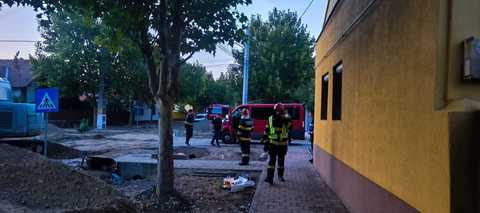 Situaţie de urgenţă în judeţul Timiş – O conductă s-a fisurat şi sunt scurgeri mari de gaze / Populaţia, evacuată preventiv pe o rază de aproximativ 500 de metri pătraţi - FOTO