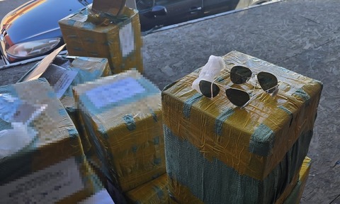 Constanţa: Patru mii de perechi de ochelari de soare, susceptibile a fi contrafăcute, descoperite de poliţiştii de frontieră într-un container sosit din China / Marfa era destinată unei firme din România