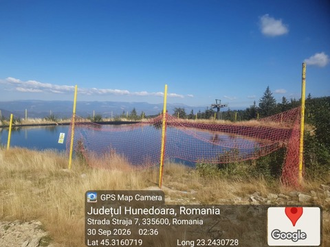 Firmă care a început amenajarea unui lac artificial în staţiunea Straja, pentru a alimenta tunurile care produc zăpadă artificială, amendată după ce a realizat lucrările fără autorizaţie de gospodărire a apelor