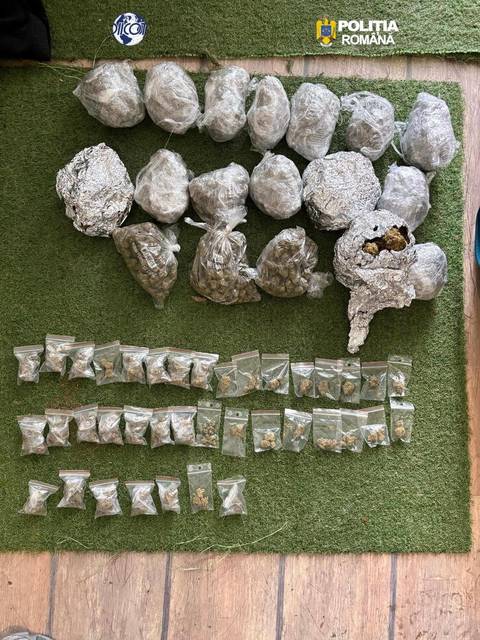 Peste un kilogram de canabis, pregătit pentru vânzare, descoperit la Bucureşti / Un tânăr de 23 de ani a fost reţinut