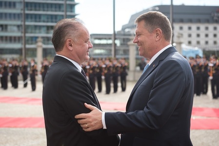 Preşedintele Slovaciei vine luni în România; Andrej Kiska va decora veterani români la Palatul Cotroceni