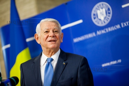 Ministrul Teodor Meleşcanu face luni o vizită oficială la Budapesta, după o perioadă de răcire a relaţiilor bilaterale