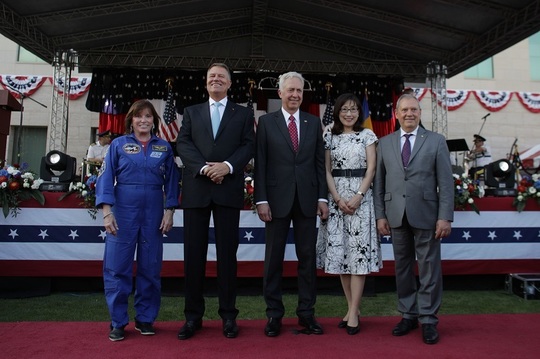 Anna Fisher, Klaus Iohannis, Hans Klemm, Mari Kano Klemm, Dumitru Prunariu (Foto: Inquam Photos/ Octav Ganea)