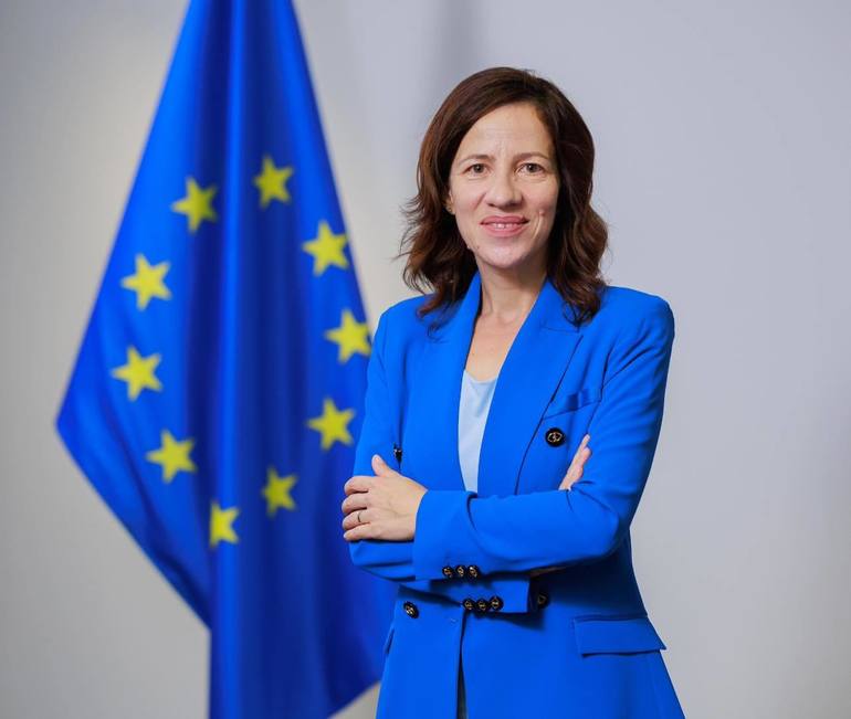 Grafic cu procentul IMM-urilor europene care întâmpină dificultăți recrutare IMM și folosesc recrutare internațională pentru a combate deficit forță de muncă. | sursa foto: News.ro