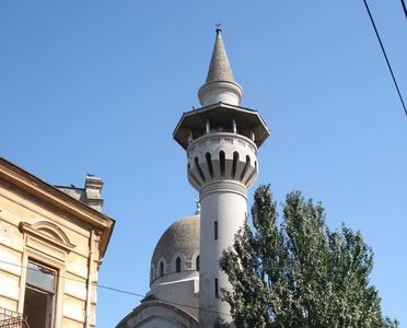 Les Echos: Proiectele turce de a construi moschei în străinătate, inclusiv în România, exemplu de diplomaţie a religiei